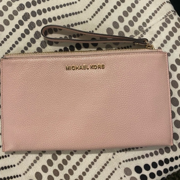 {Michael Kors} genuine leather soft pink large zip clutch wristlet - Picture 1 of 3